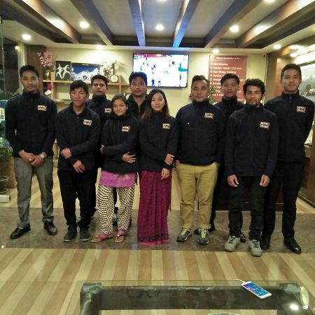Hotel The Coast Pokhara Esterno foto