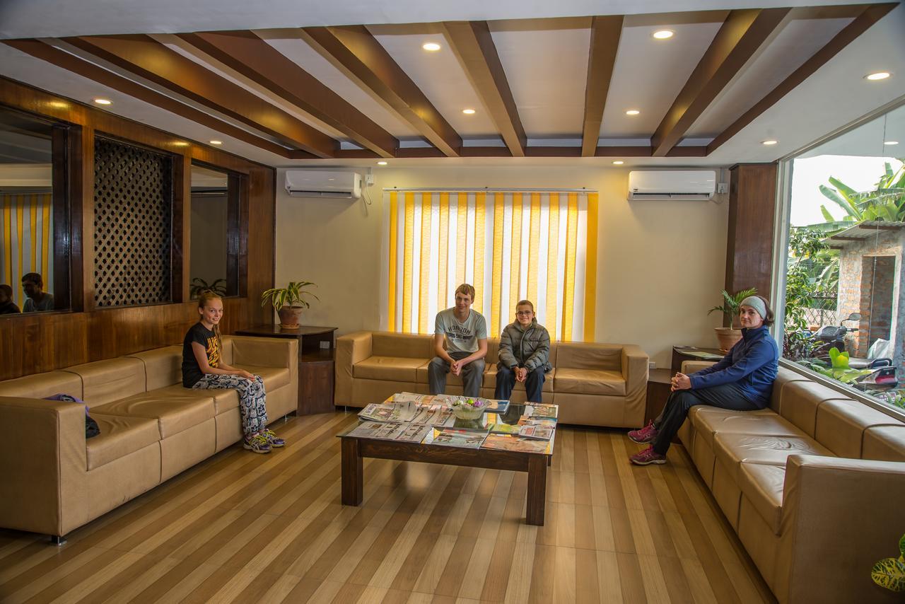 Hotel The Coast Pokhara Esterno foto