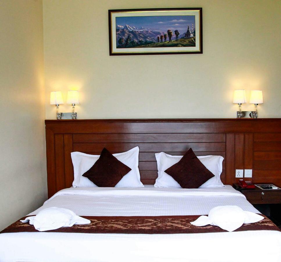 Hotel The Coast Pokhara Esterno foto