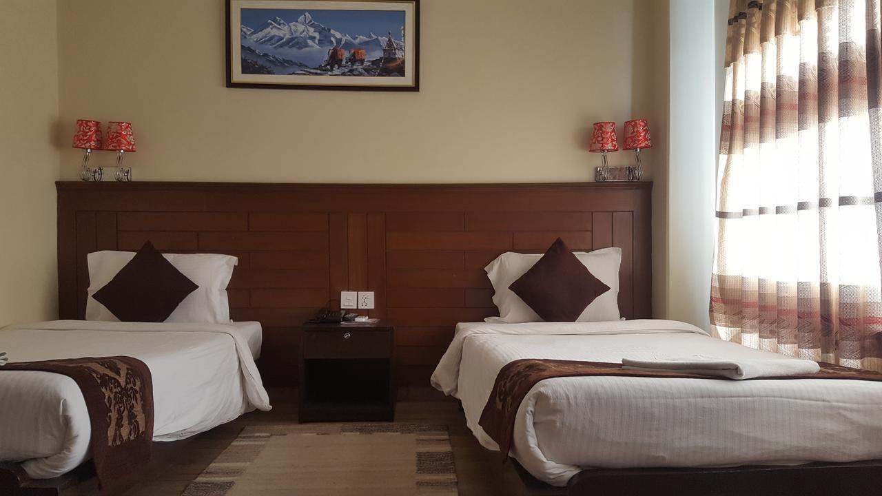 Hotel The Coast Pokhara Esterno foto