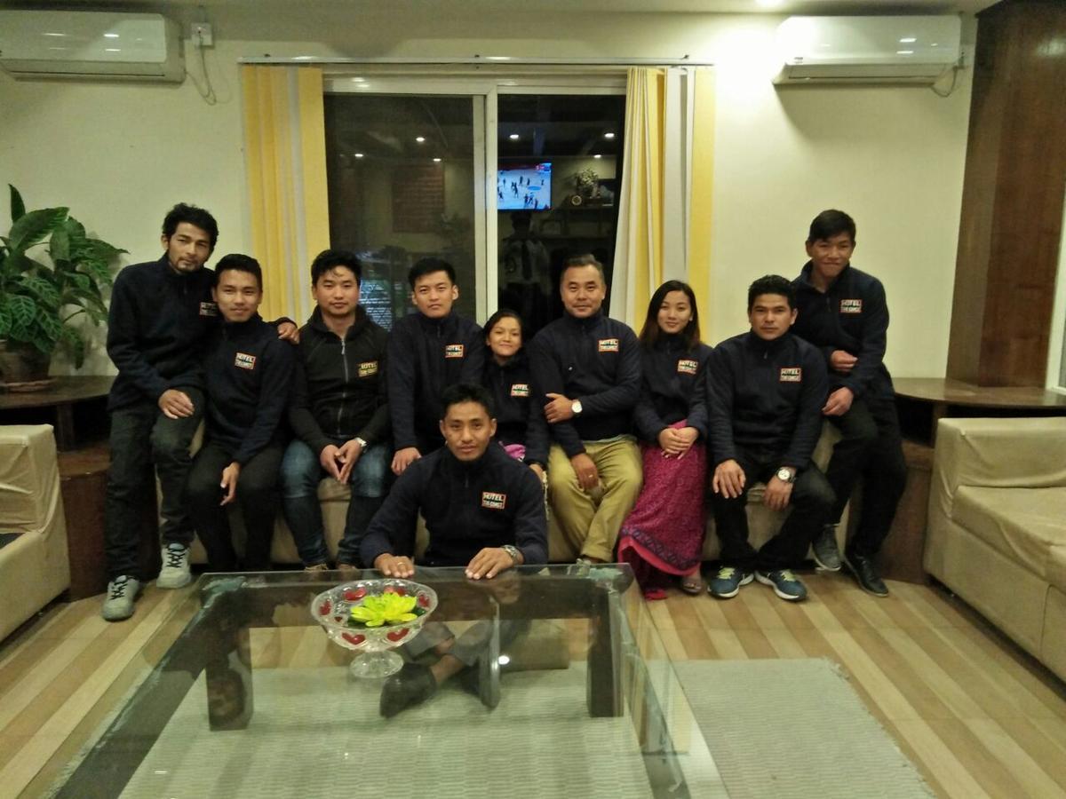 Hotel The Coast Pokhara Esterno foto
